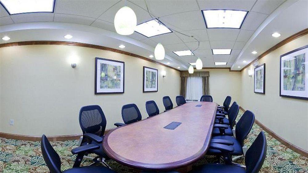 Holiday Inn Express & Suites Fredericksburg By Ihg Экстерьер фото