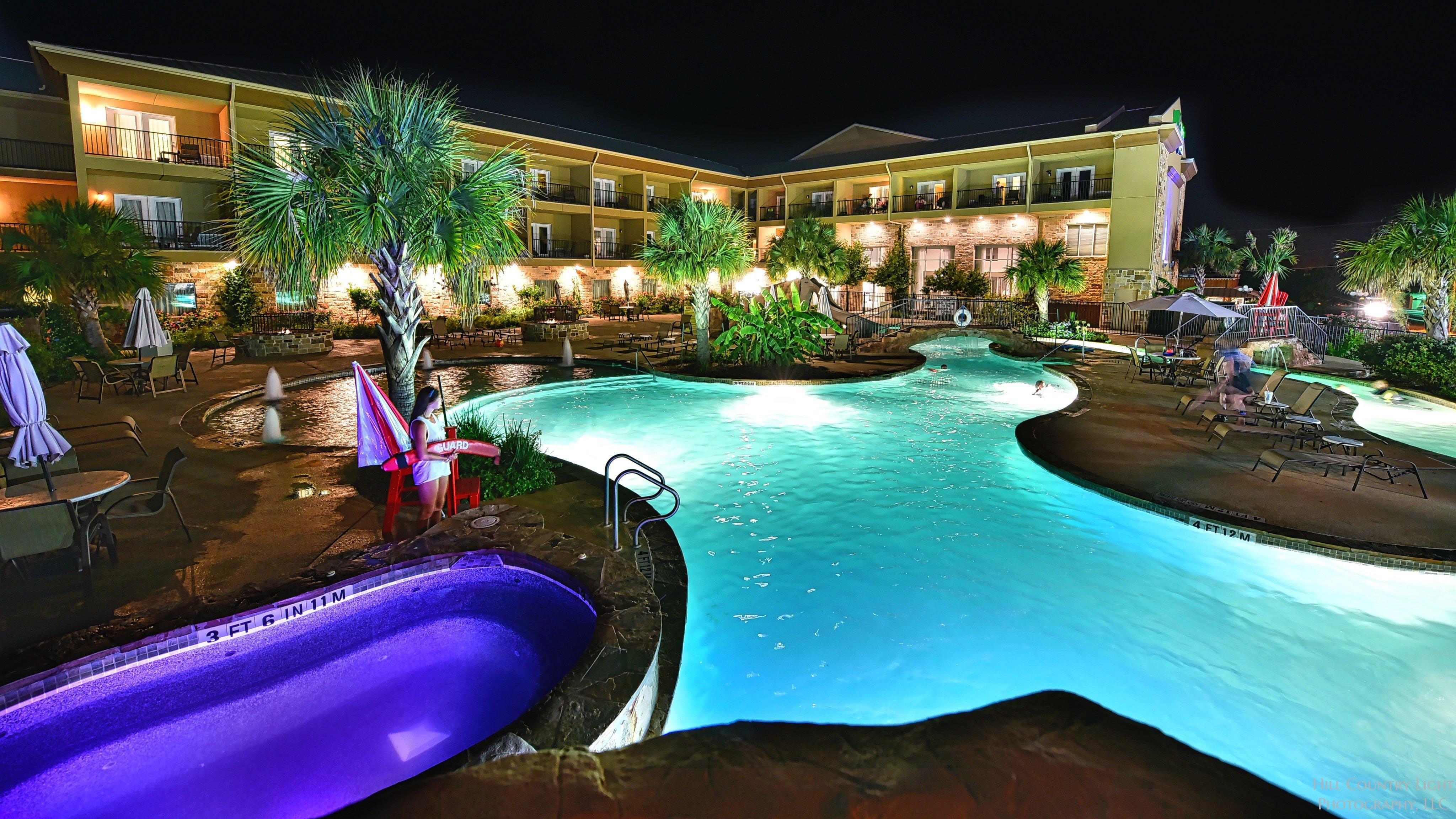 Holiday Inn Express & Suites Fredericksburg By Ihg Экстерьер фото