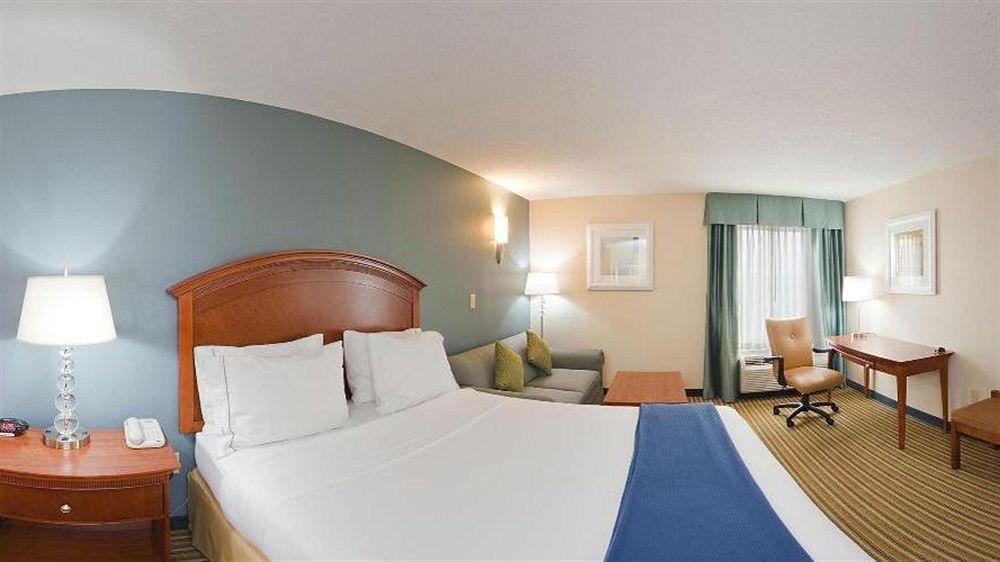 Holiday Inn Express & Suites Fredericksburg By Ihg Экстерьер фото
