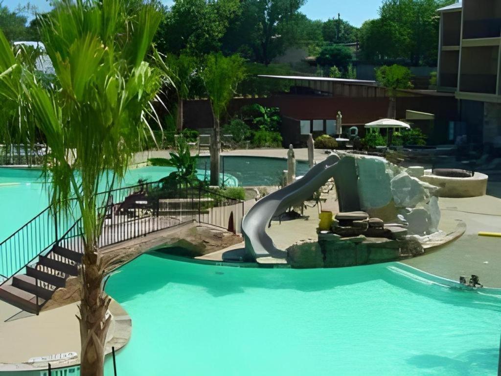 Holiday Inn Express & Suites Fredericksburg By Ihg Экстерьер фото