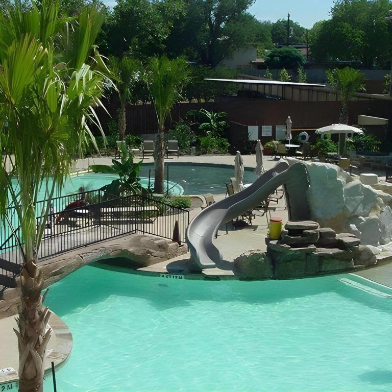 Holiday Inn Express & Suites Fredericksburg By Ihg Экстерьер фото