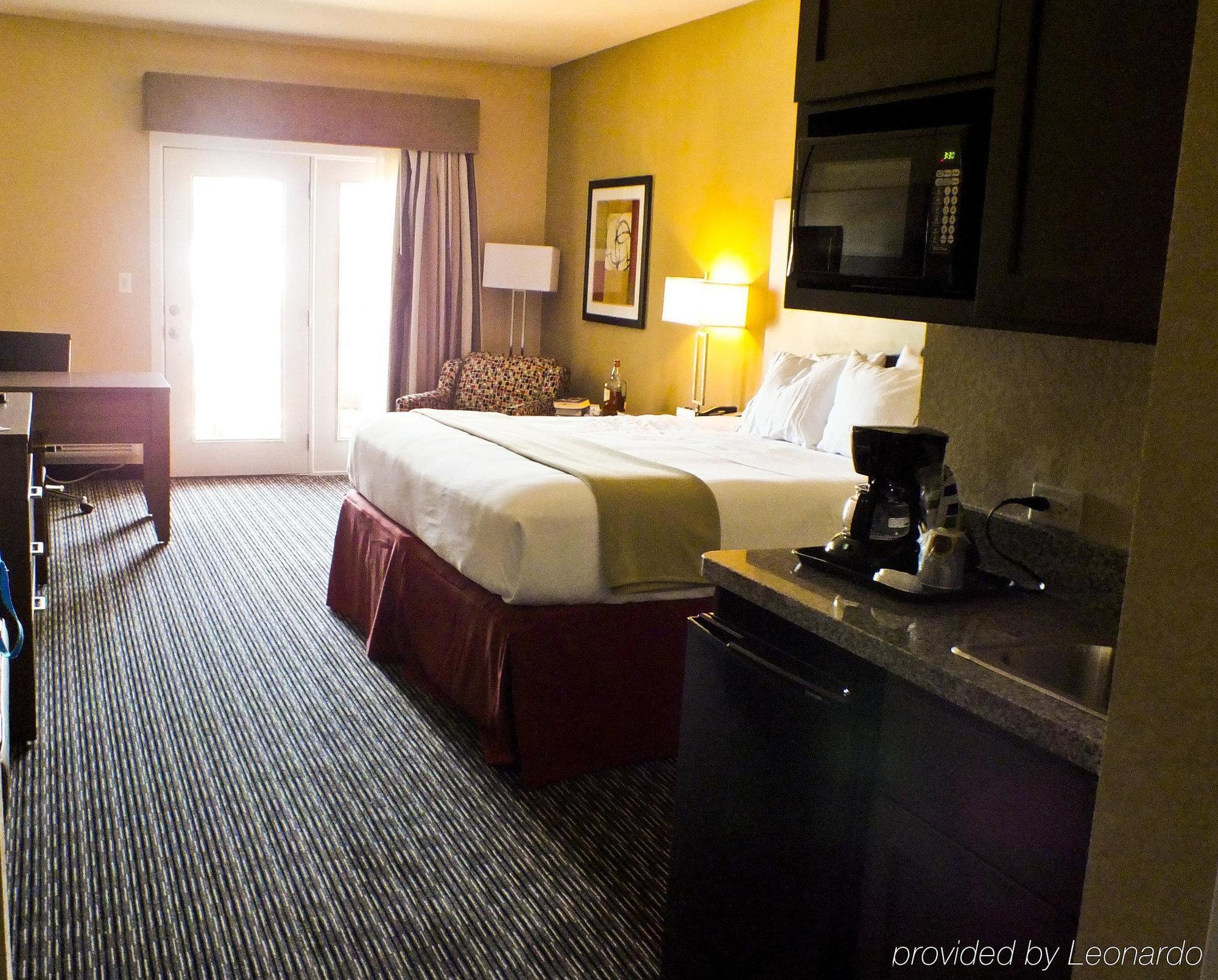 Holiday Inn Express & Suites Fredericksburg By Ihg Номер фото